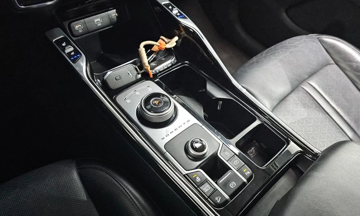 Kia Sorento — фото 5