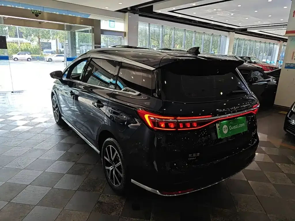 BYD MAX New Energy — фото 2