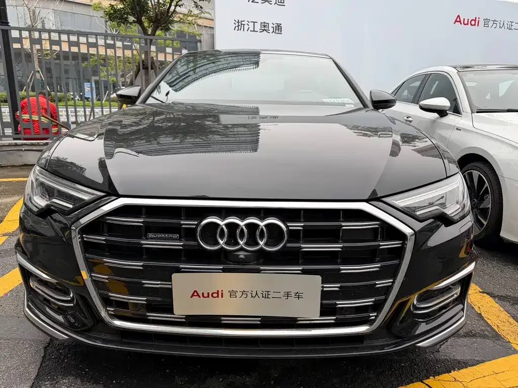 Audi A6L — фото 2