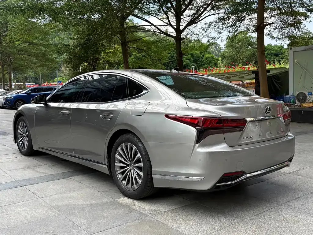 Lexus LS — фото 5