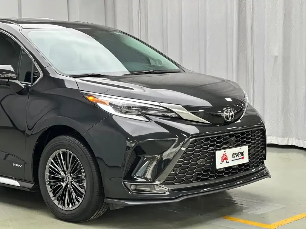 Toyota Granvia — фото 7