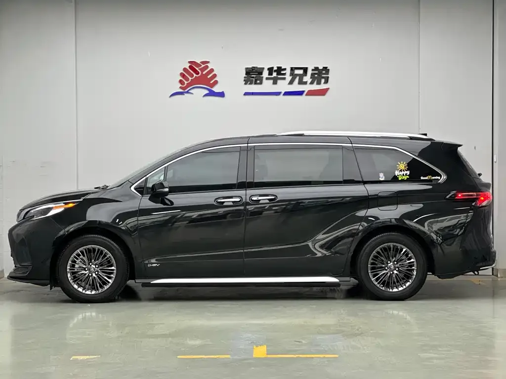 Toyota Granvia — фото 6