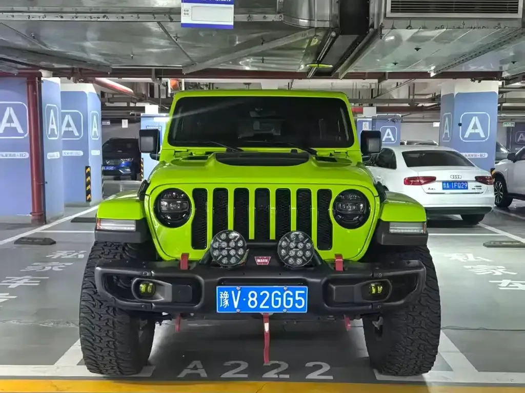 Jeep Wrangler — фото 1