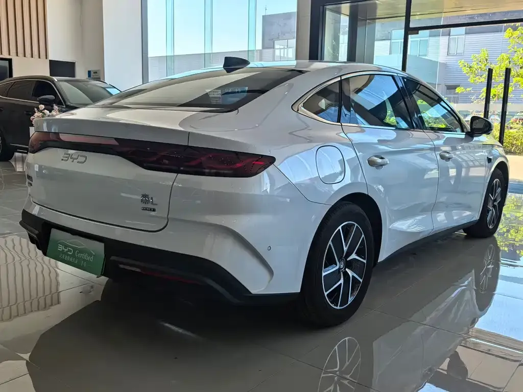 BYD Qin L — фото 6