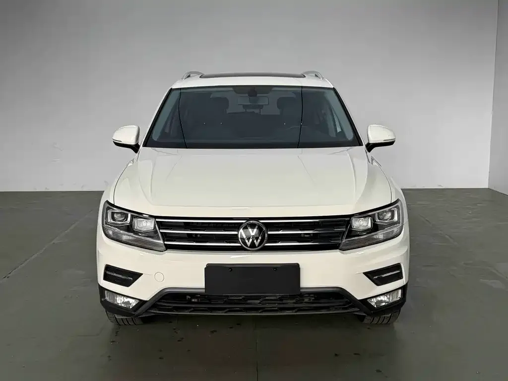 Volkswagen Tiguan L — фото 5