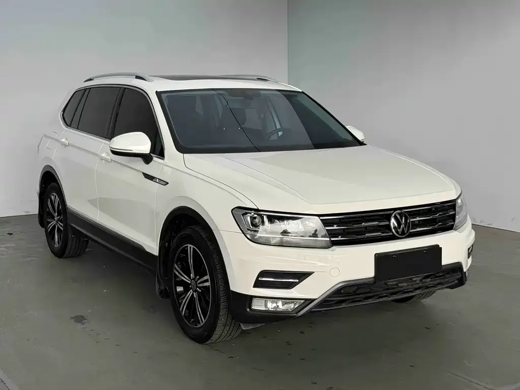 Volkswagen Tiguan L — фото 4