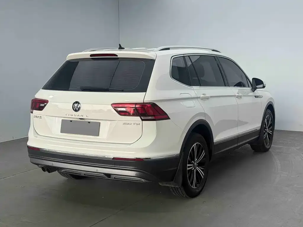 Volkswagen Tiguan L — фото 2