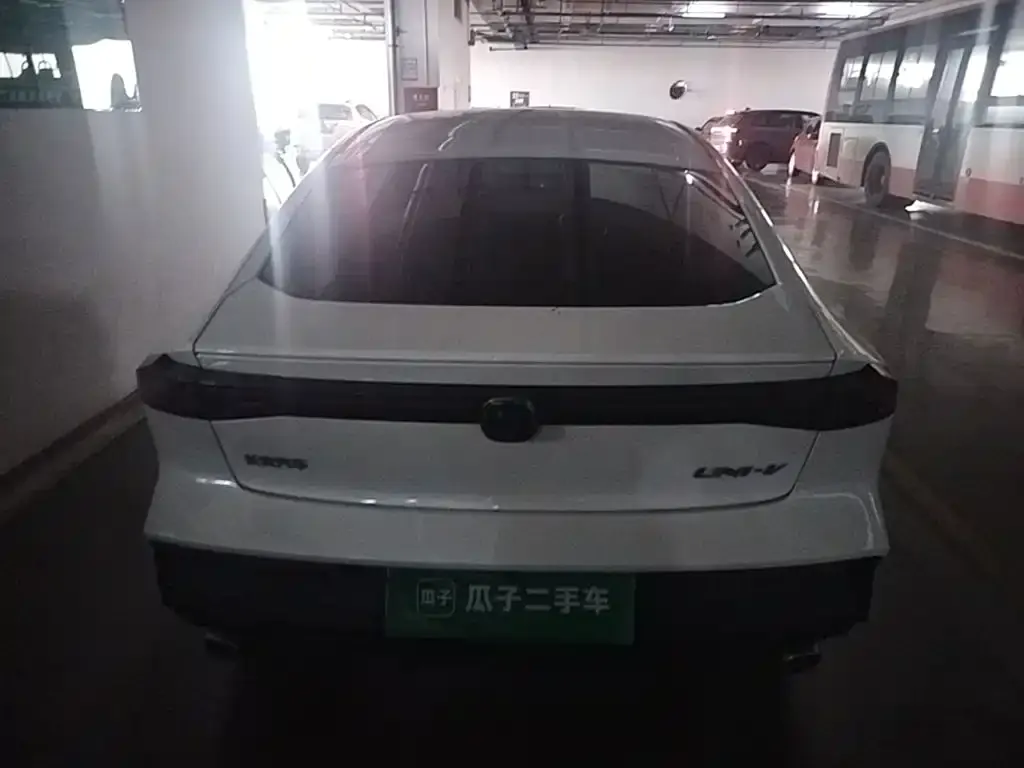 Changan UNI-V iDD — фото 4