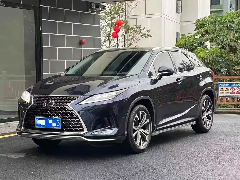 Lexus RX — фото 1