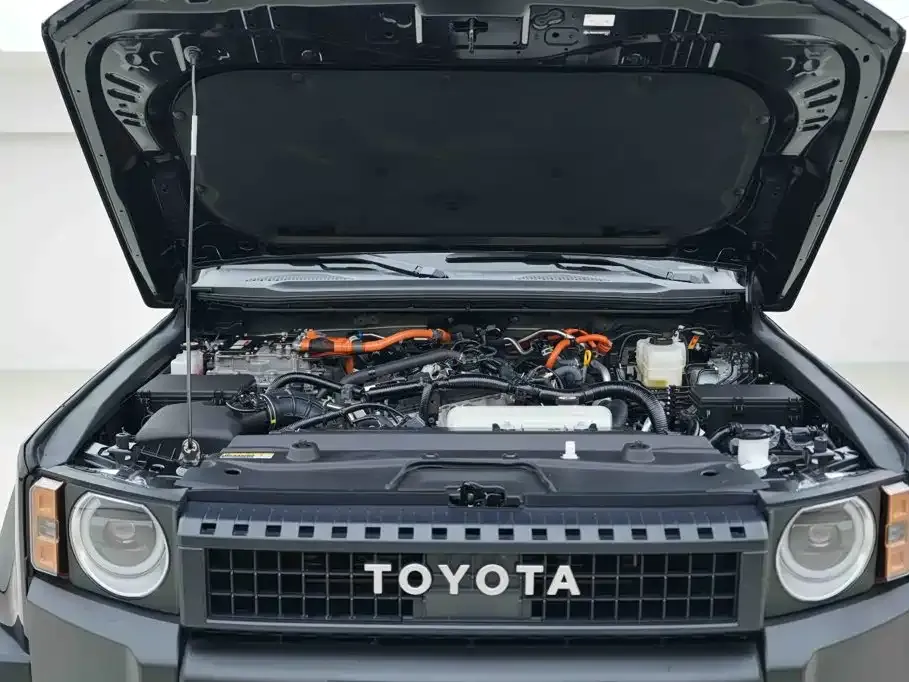 Toyota Prado — фото 4