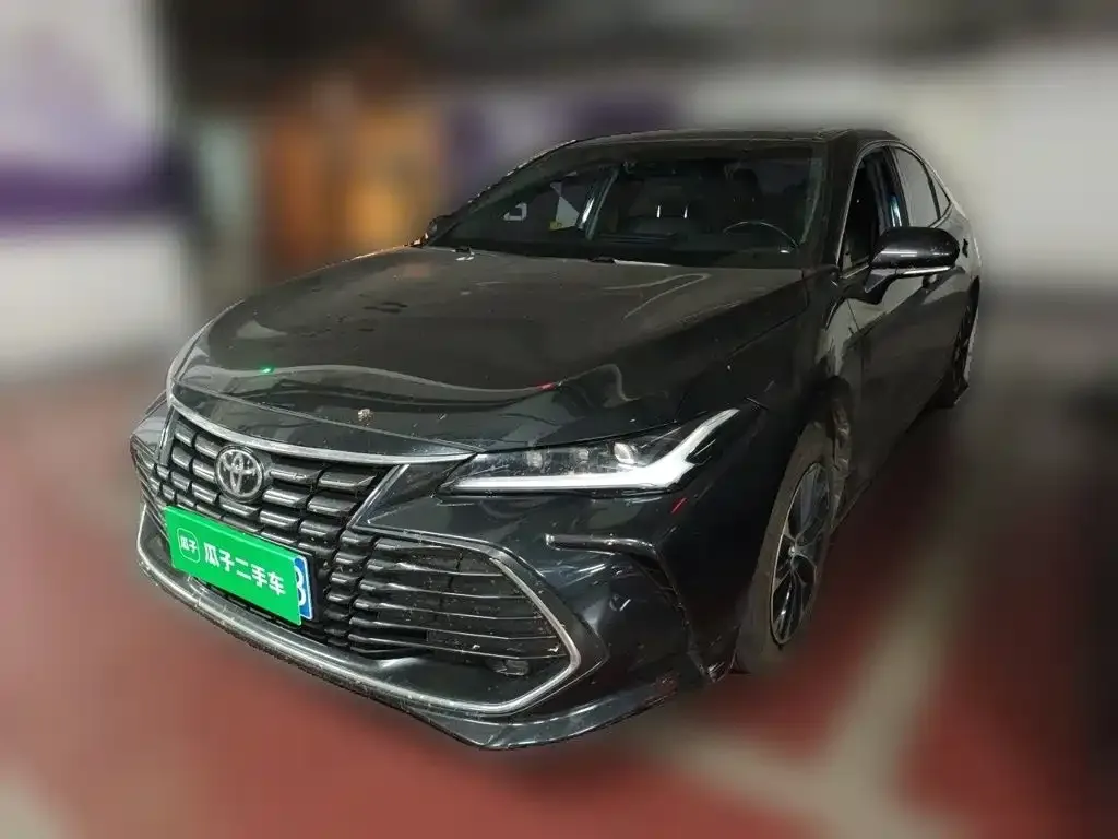 Toyota Avalon — фото 1