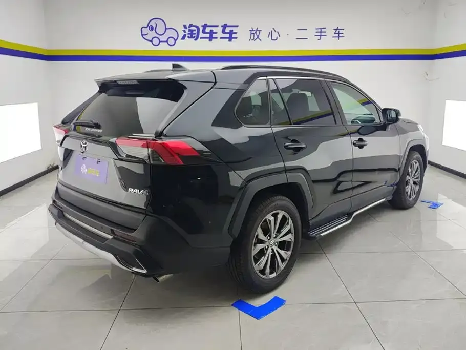 Toyota RAV4 — фото 10