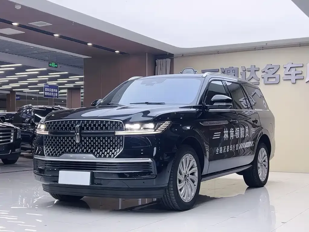 Lincoln Navigator — фото 1