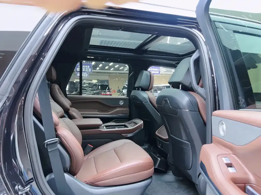 Lincoln Navigator — фото 9