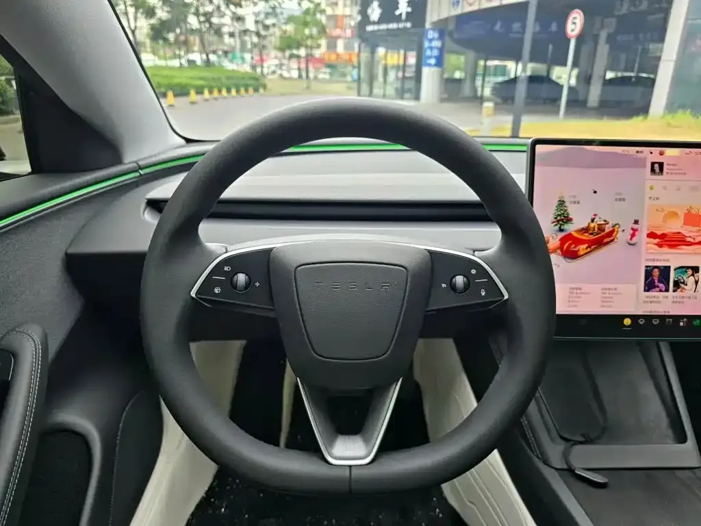 Tesla Model 3 — фото 2