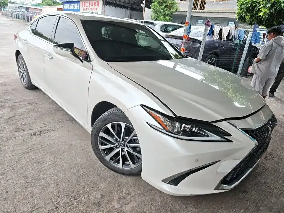 Lexus ES — фото 10