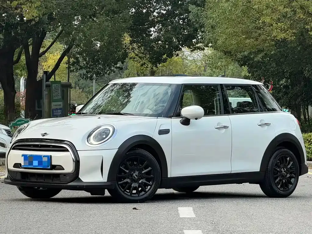 MINI Cooper (3-door) — фото 1