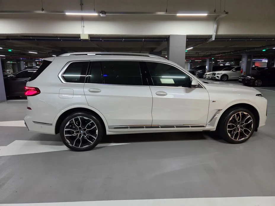 BMW X7 — фото 10