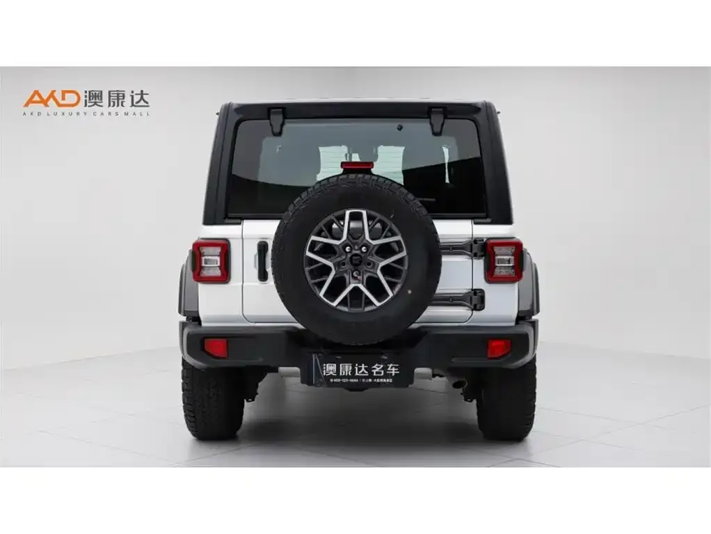 Jeep Wrangler — фото 8