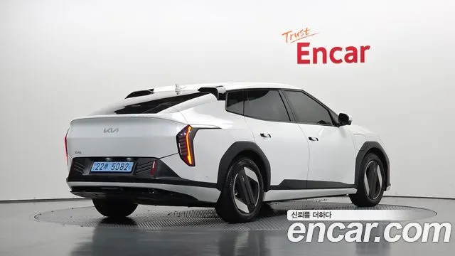 Kia EV4 — фото 10