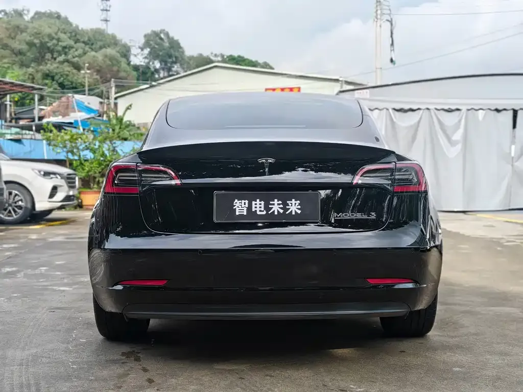 Tesla Model 3 — фото 6
