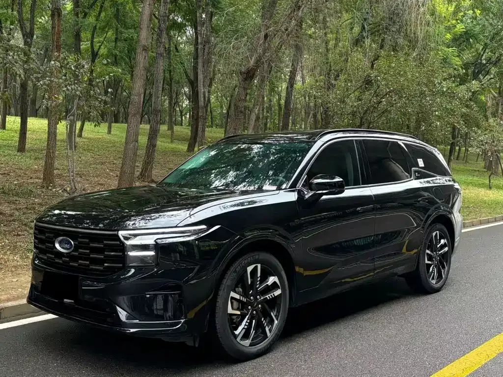 Ford Edge — фото 1