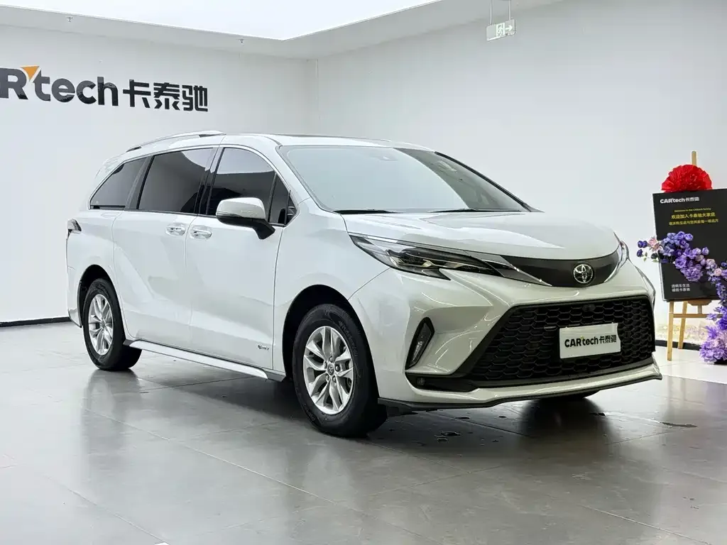 Toyota Granvia — фото 8