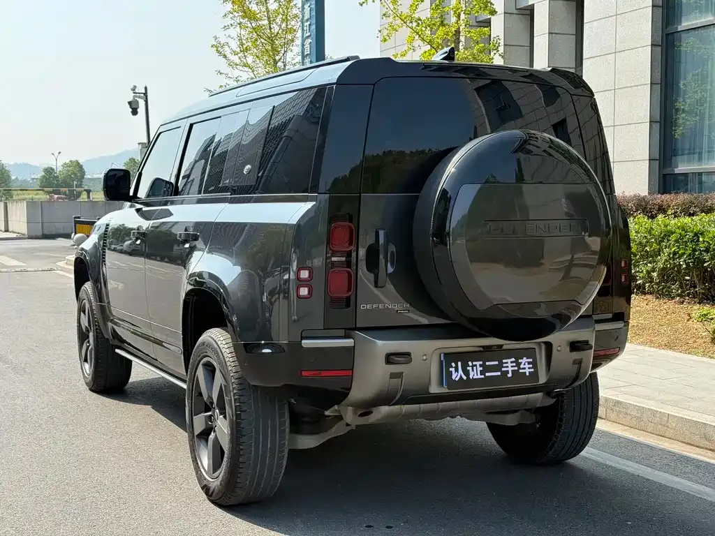 Land Rover Defender — фото 10