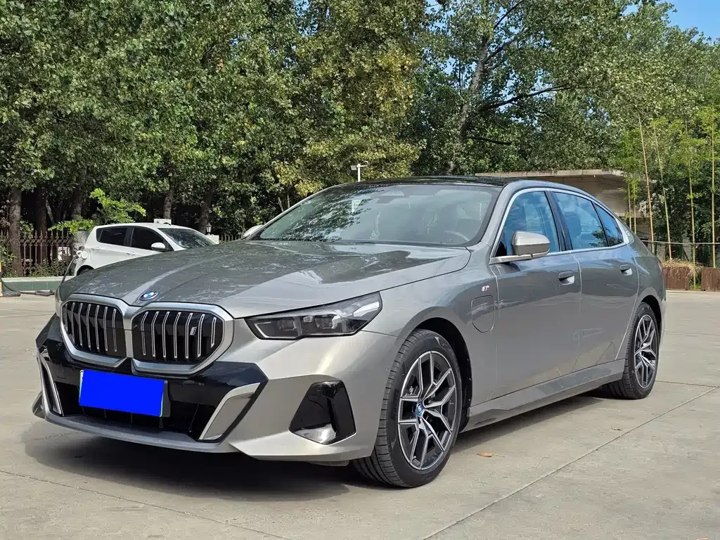 BMW i5 — фото 1