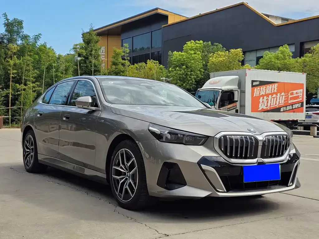 BMW i5 — фото 8