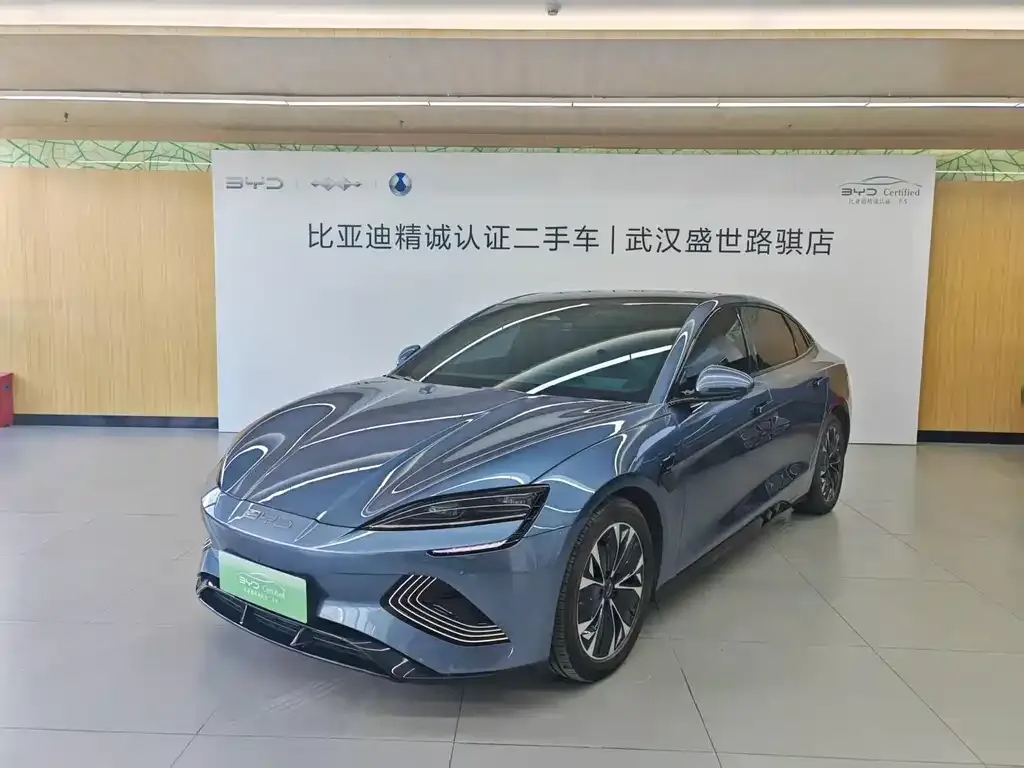 BYD Seal — фото 1