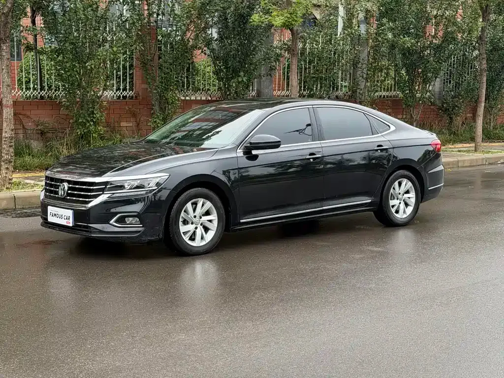 Volkswagen Passat — фото 1