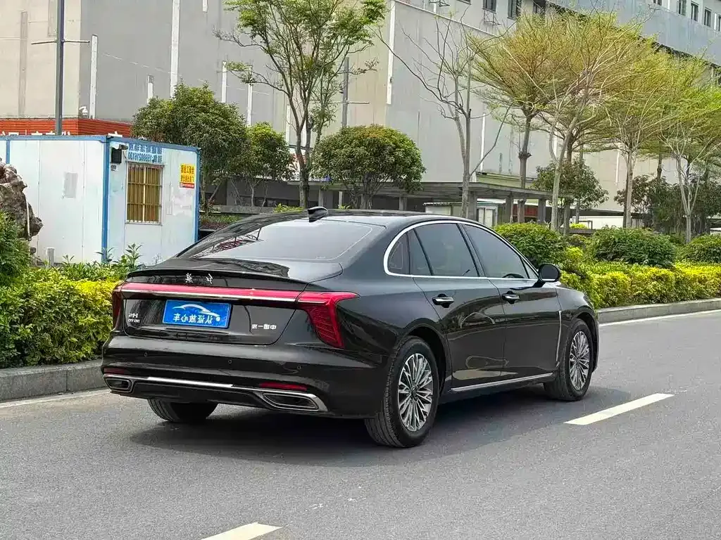 Hongqi H5 — фото 6