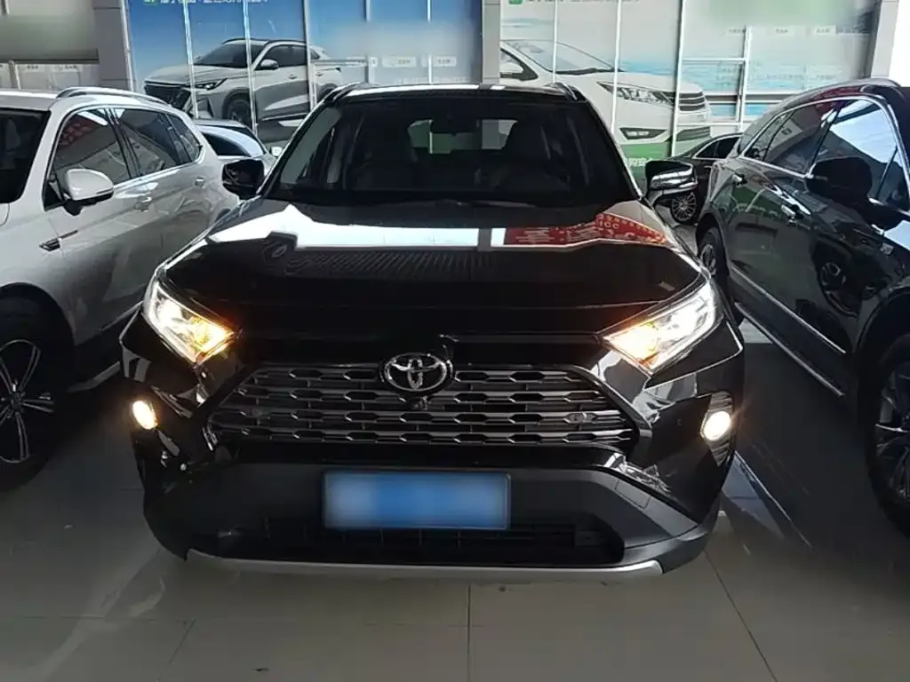 Toyota RAV4 — фото 3
