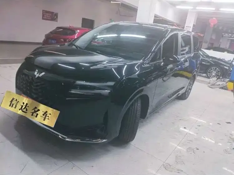 Wuling Xingguang 730 New Energy — фото 1