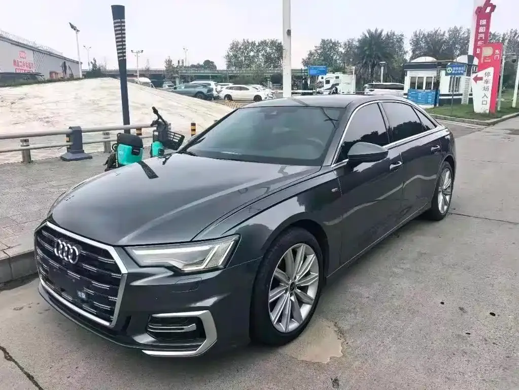 Audi A6L — фото 1