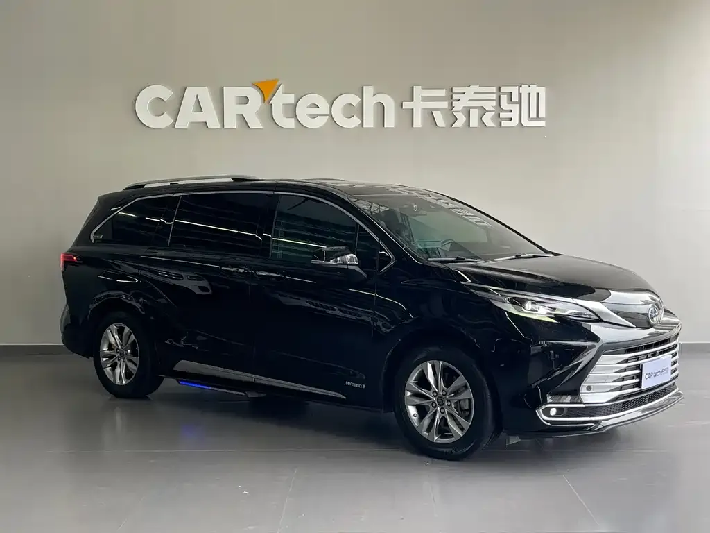 Toyota Sienna — фото 5