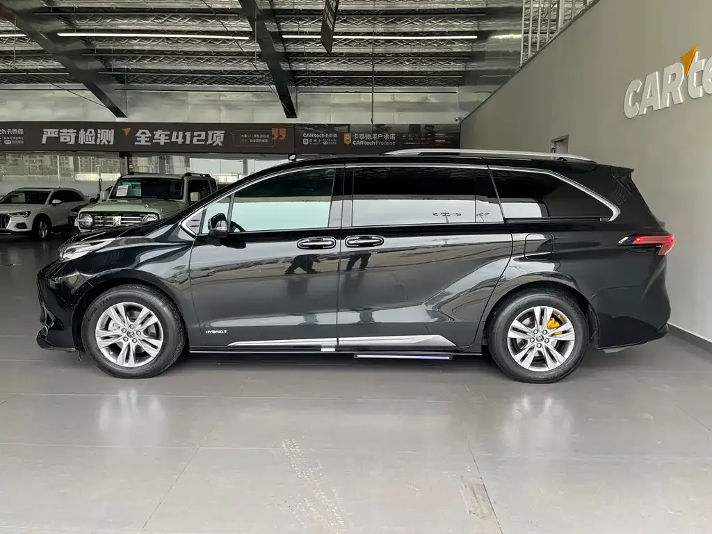 Toyota Sienna — фото 6