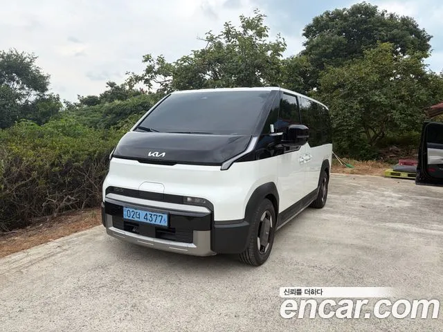 Kia PV5 — фото 1