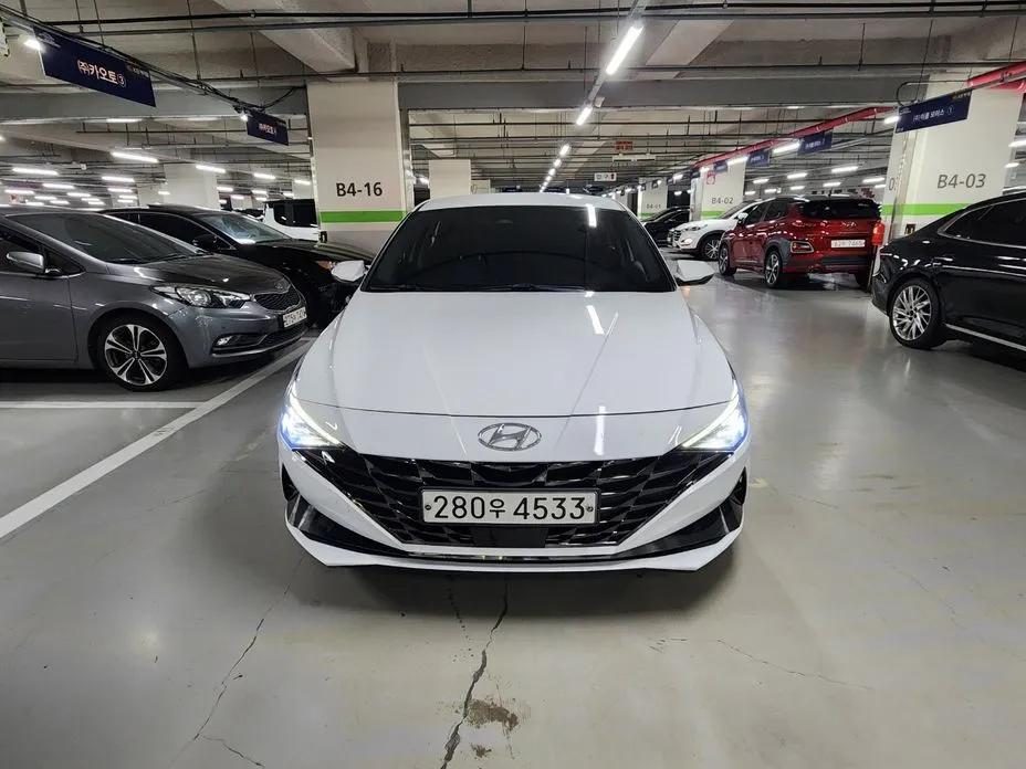 Hyundai AVANTE — фото 1