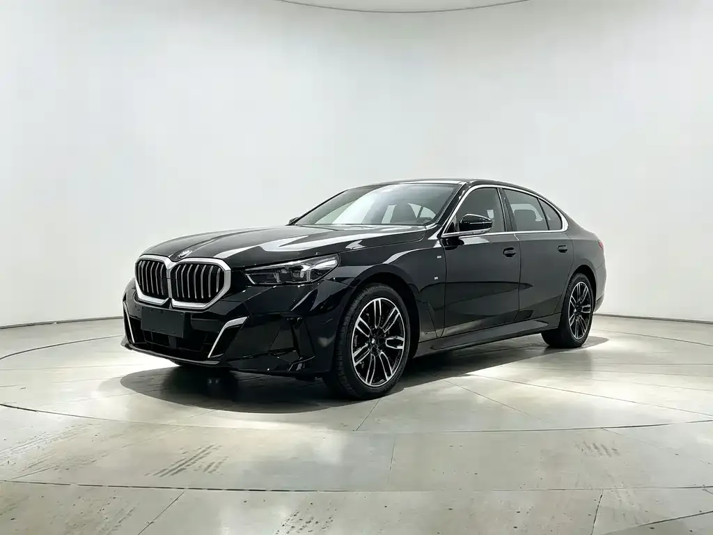 BMW 5 Series — фото 1
