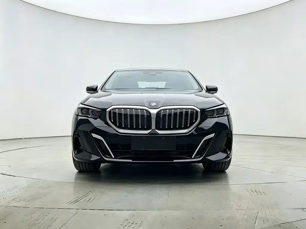 BMW 5 Series — фото 3