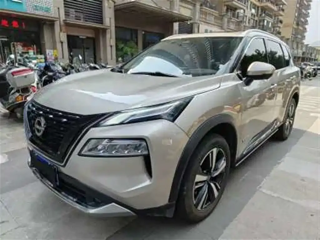 Nissan X-Trail — фото 1