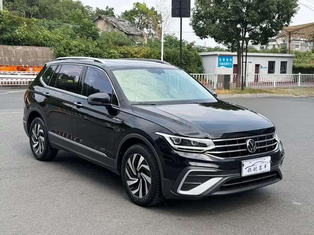 Volkswagen Tiguan L — фото 6