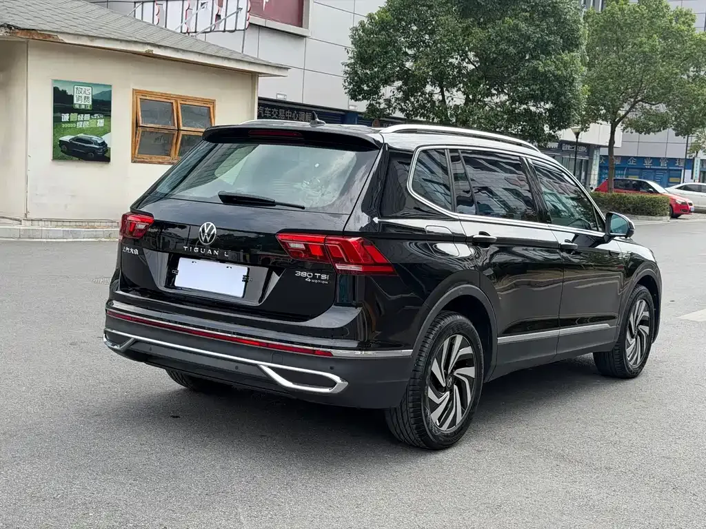Volkswagen Tiguan L — фото 7