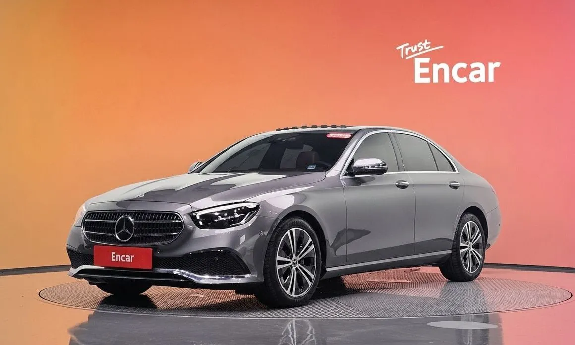 Mercedes-Benz E-Class — фото 1