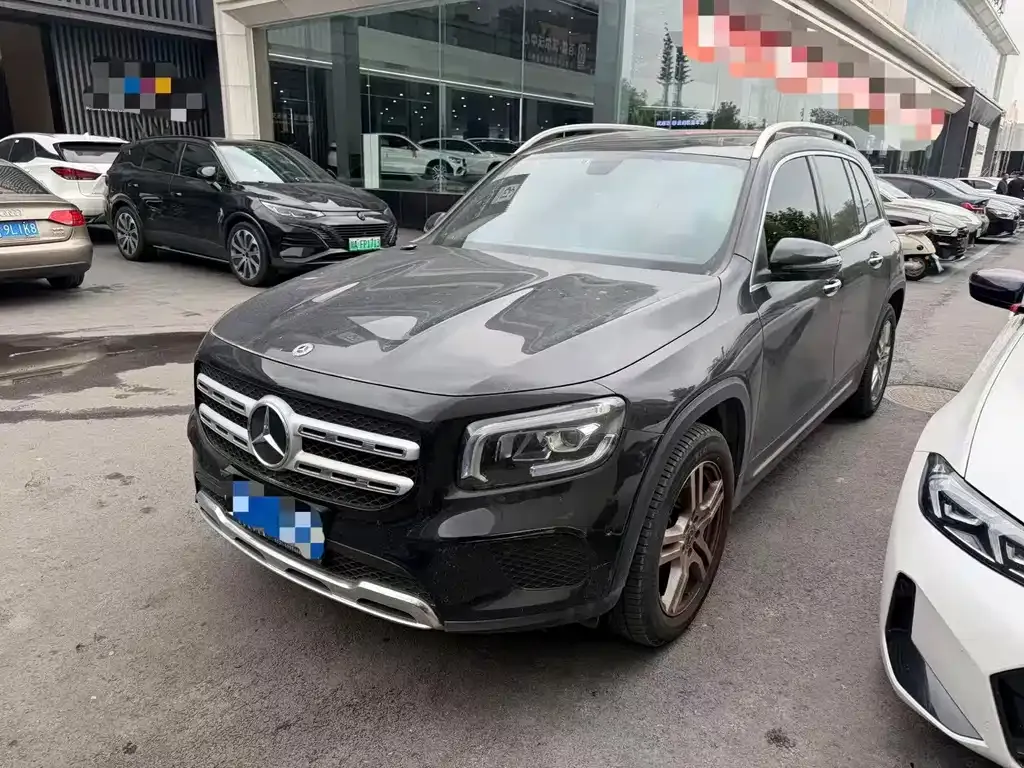 Mercedes-Benz GLB — фото 1