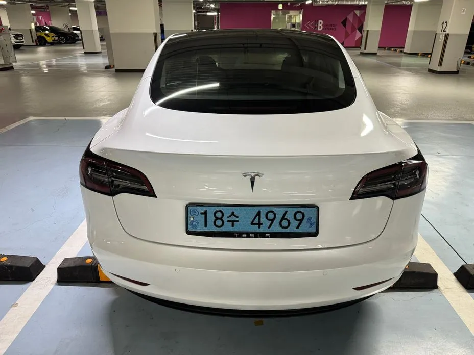 Tesla Model 3 — фото 7