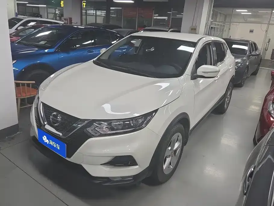 Nissan Qashqai — фото 1