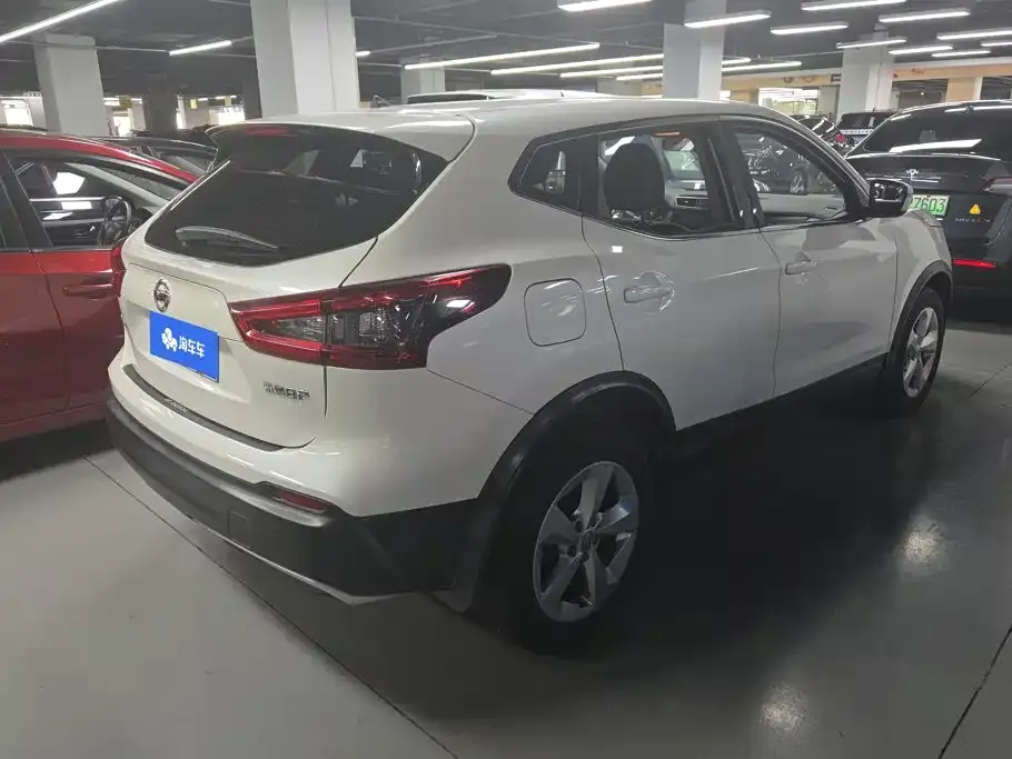 Nissan Qashqai — фото 9